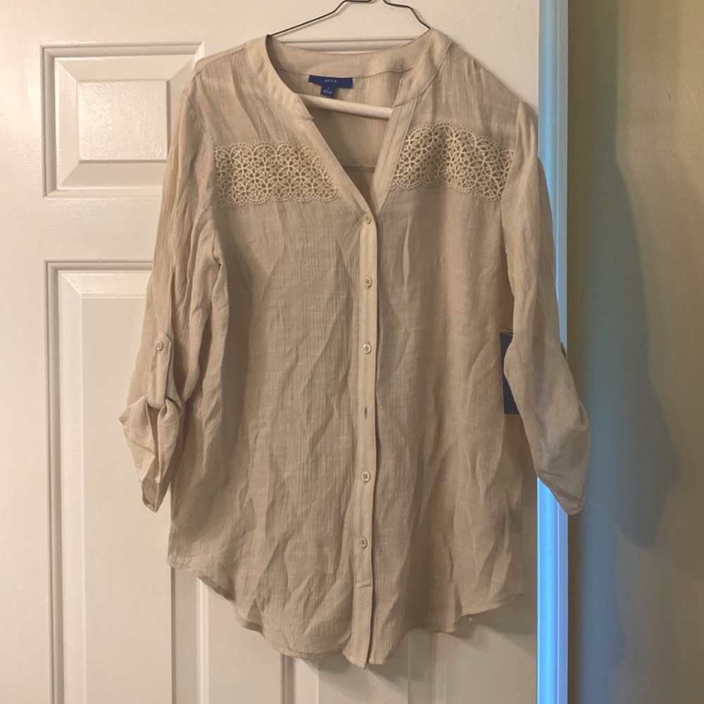 Apt 9 cream color shirt